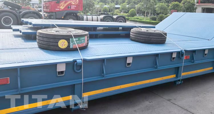 Folding Gooseneck Trailer for Sale in Jamaica