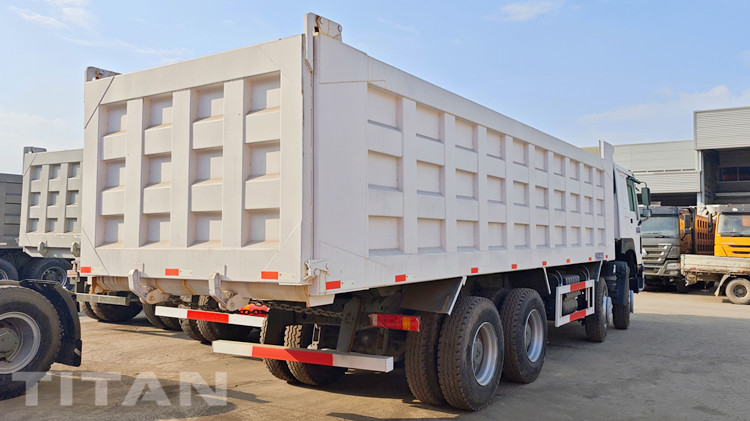 Used Sinotruk Howo 8x4 Tipper Truck for Sale in Jamaica