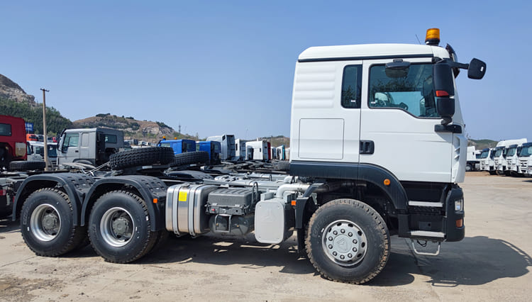 Used Sinotruk Howo TX 6x4 Tractor Head For Sale in Jamaica