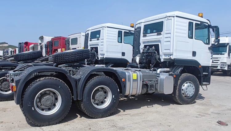 Used Sinotruk Howo TX 6x4 Tractor Head For Sale in Jamaica